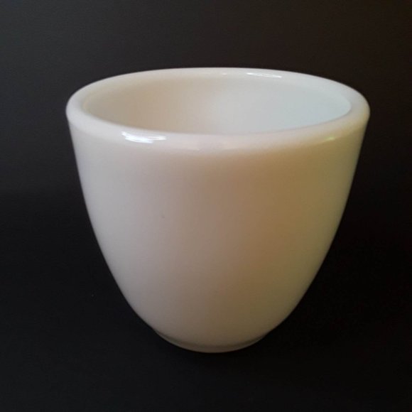 VINTAGE PYREX #20 - MILK GLASS COFFEE CUP MUG - HOLDS 8 OUNCES - 3-1/2" x 3-1/2" - Picture 2 of 5
